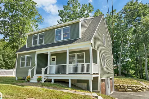 22 Birch Dr, Sandown, NH 03873