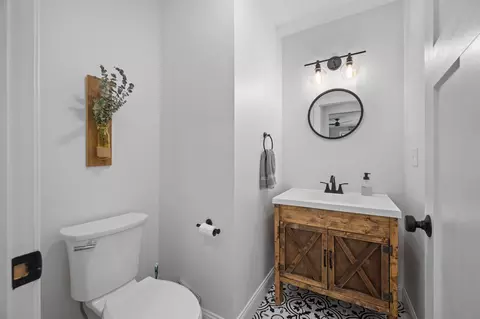 Bath - 38 Gatchell Way, Epping, NH 03042 photo 1 of 4
