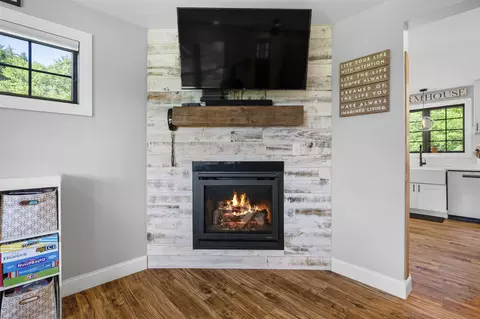 Living - 38 Gatchell Way, Epping, NH 03042 photo 1 of 1