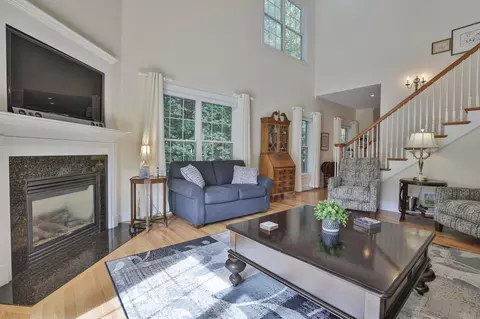 Living - 9 Partridge Ln, Atkinson, NH 03811 photo 4 of 8