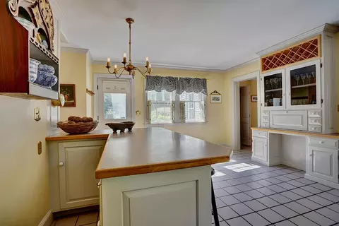 Kitchen - 100 Mill Rd, North Hampton, NH 03862 photo 7 of 8