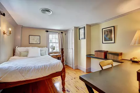 Bedroom - 100 Mill Rd, North Hampton, NH 03862 photo 8 of 10