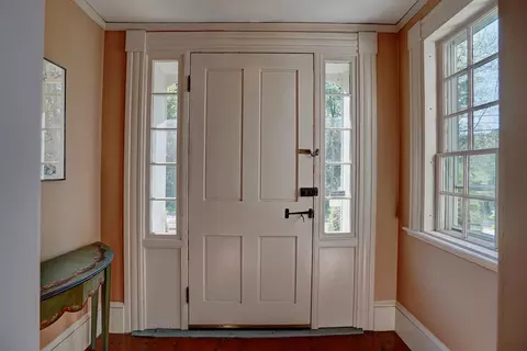 Entry Way - 100 Mill Rd, North Hampton, NH 03862 photo 1 of 6