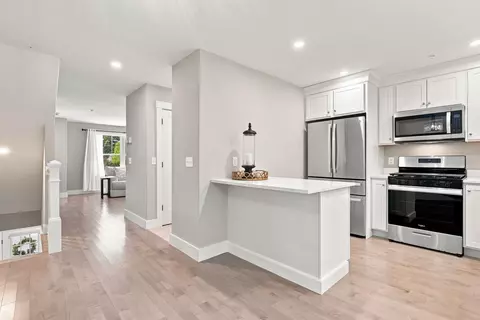 Entry Way - 32 Charter St #1, Exeter, NH 03833 photo 3 of 3