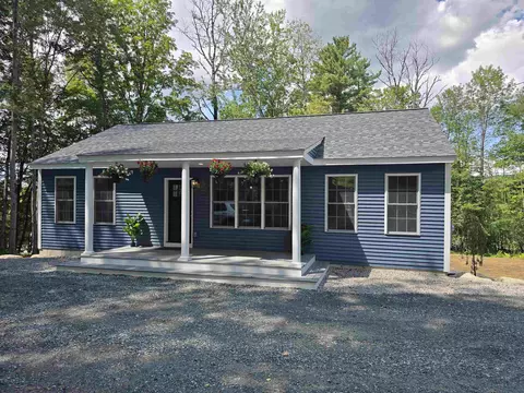 11 Hill St, Newport, NH 03773