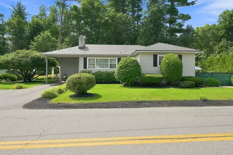 33 Palomino Ln, Bedford, NH 03110