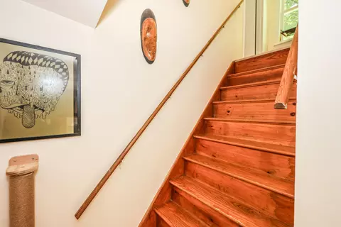 Entry Way - 6 Mill St, Concord, NH 03301 photo 3 of 4