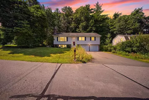 50 Catalina Ln, Nashua, NH 03064