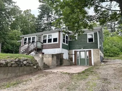 38 Meadow St, Wakefield, NH 03872