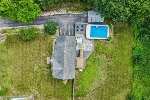 View/Area - 110 Middle Rd, Deerfield, NH 03037 photo 2 of 3