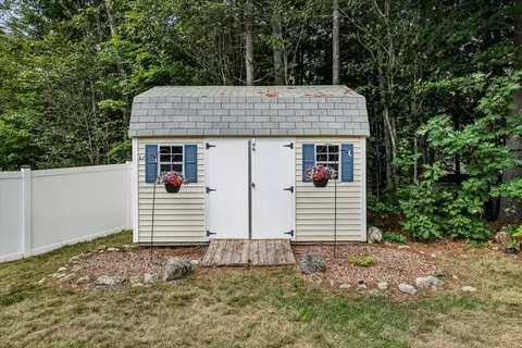 Exterior - 110 Middle Rd, Deerfield, NH 03037 photo 7 of 14