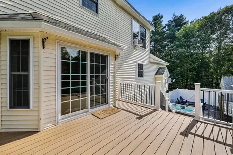 Exterior - 110 Middle Rd, Deerfield, NH 03037 photo 3 of 14