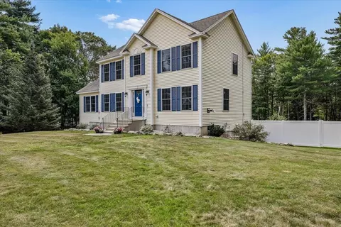 Exterior - 110 Middle Rd, Deerfield, NH 03037 photo 6 of 14