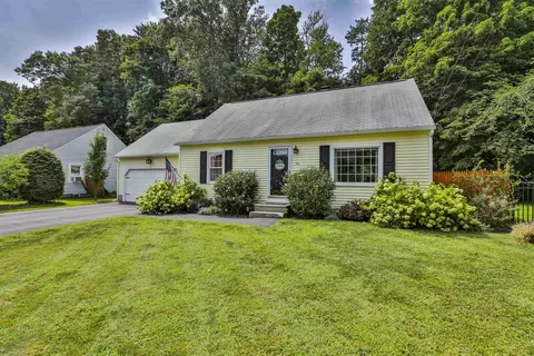 70 Avon Dr, Nashua, NH 03064