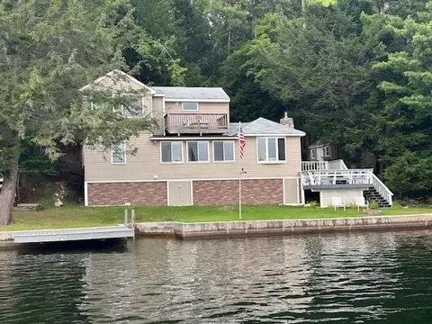 60 N Roberts Cove Rd, Wakefield, NH 03872