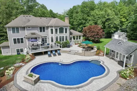 115 Long Hill Rd, Hollis, NH 03049