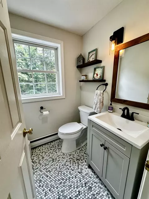Bath - 15 Hills Rd, Hooksett, NH 03106 photo 1 of 5