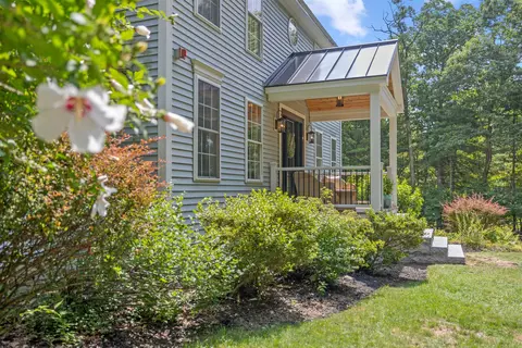 Exterior - 15 Hills Rd, Hooksett, NH 03106 photo 8 of 10
