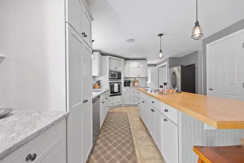 Kitchen - 15 Hills Rd, Hooksett, NH 03106 photo 2 of 4