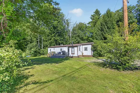 38 Cherry St, Belmont, NH 03220
