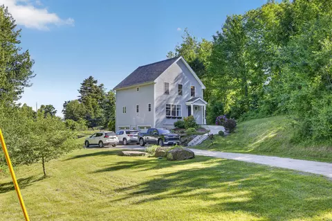 51 Old Turnpike Rd, Northwood, NH 03261