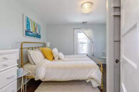 Bedroom - 19 Cutler Ave, Hampton, NH 03842 photo 1 of 5