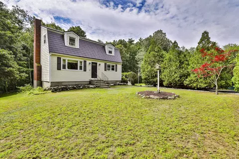 25 Mountain Home Rd, Londonderry, NH 03053