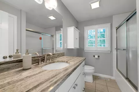 Bath - 415 High St #1, Hampton, NH 03842 photo 1 of 3