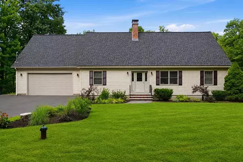 10 Avon Shores Rd, Moultonborough, NH 03254