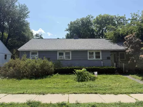 67 Hadley Rd, South Burlington, VT 05403
