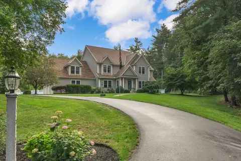 Exterior - 232 Gulf Rd, Dover, NH 03820 photo 2 of 15