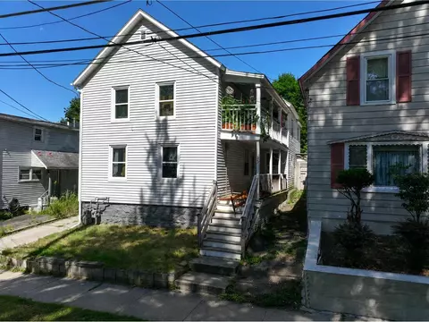 25 River St, Winooski, VT 05404