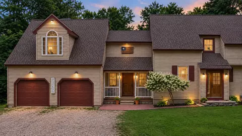 311 Rattlesnake Hill Rd, Auburn, NH 03032