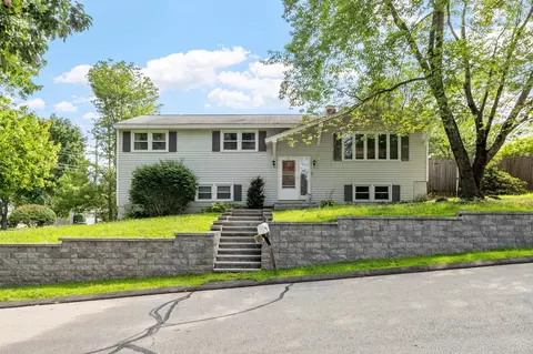 12 Northwood Dr, Nashua, NH 03063