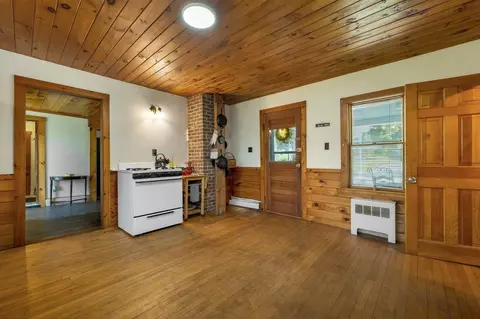 Entry Way - 22 E Madison Rd, Madison, NH 03849 photo 2 of 7