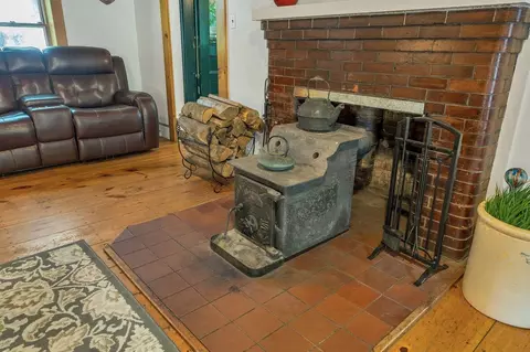 Living - 22 E Madison Rd, Madison, NH 03849 photo 2 of 4