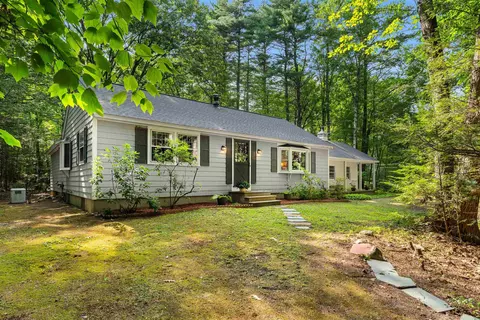 17 Ravine Rd, Amherst, NH 03031