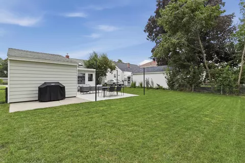 102 Burke St, Nashua, NH 03060