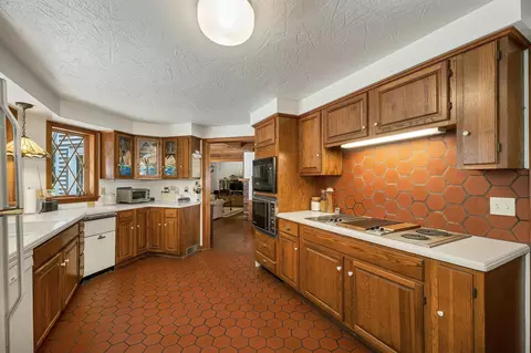 Kitchen - 106 Cooper Rd, Hebron, NH 03241 photo 1 of 4