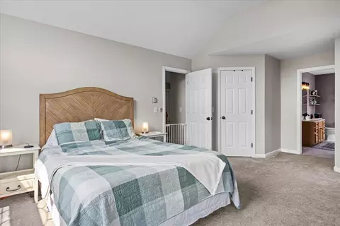 Bedroom - 15 S Main St, Jericho, VT 05465 photo 5 of 9
