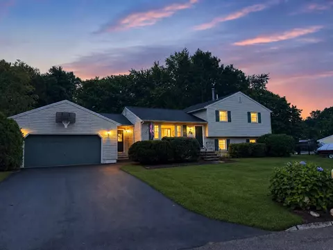 44 Toftree Ln, Dover, NH 03820