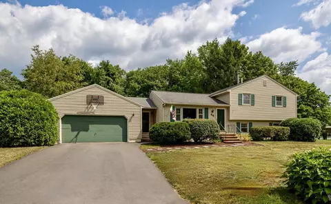 44 Toftree Ln, Dover, NH 03820