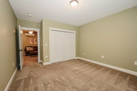Bedroom - 237 Grapevine Rd, Dunbarton, NH 03046 photo 4 of 5