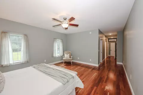 Entry Way - 237 Grapevine Rd, Dunbarton, NH 03046 photo 4 of 6
