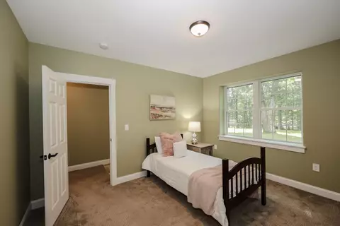 Bedroom - 237 Grapevine Rd, Dunbarton, NH 03046 photo 3 of 5