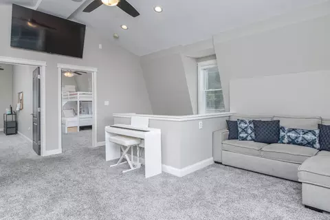 Entry Way - 11 Tabor Rd, Hampstead, NH 03841 photo 3 of 3