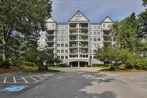 10 Mt Laurels Dr #104, Nashua, NH 03060