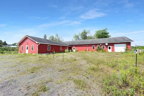 Exterior - 100 Cherry Tree Hill Ln, Barton, VT 05822 photo 1 of 2