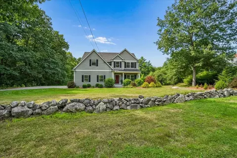 12 Alexander Rd, Londonderry, NH 03053