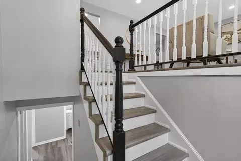 Entry Way - 35 Drew Rd, Derry, NH 03038 photo 4 of 4